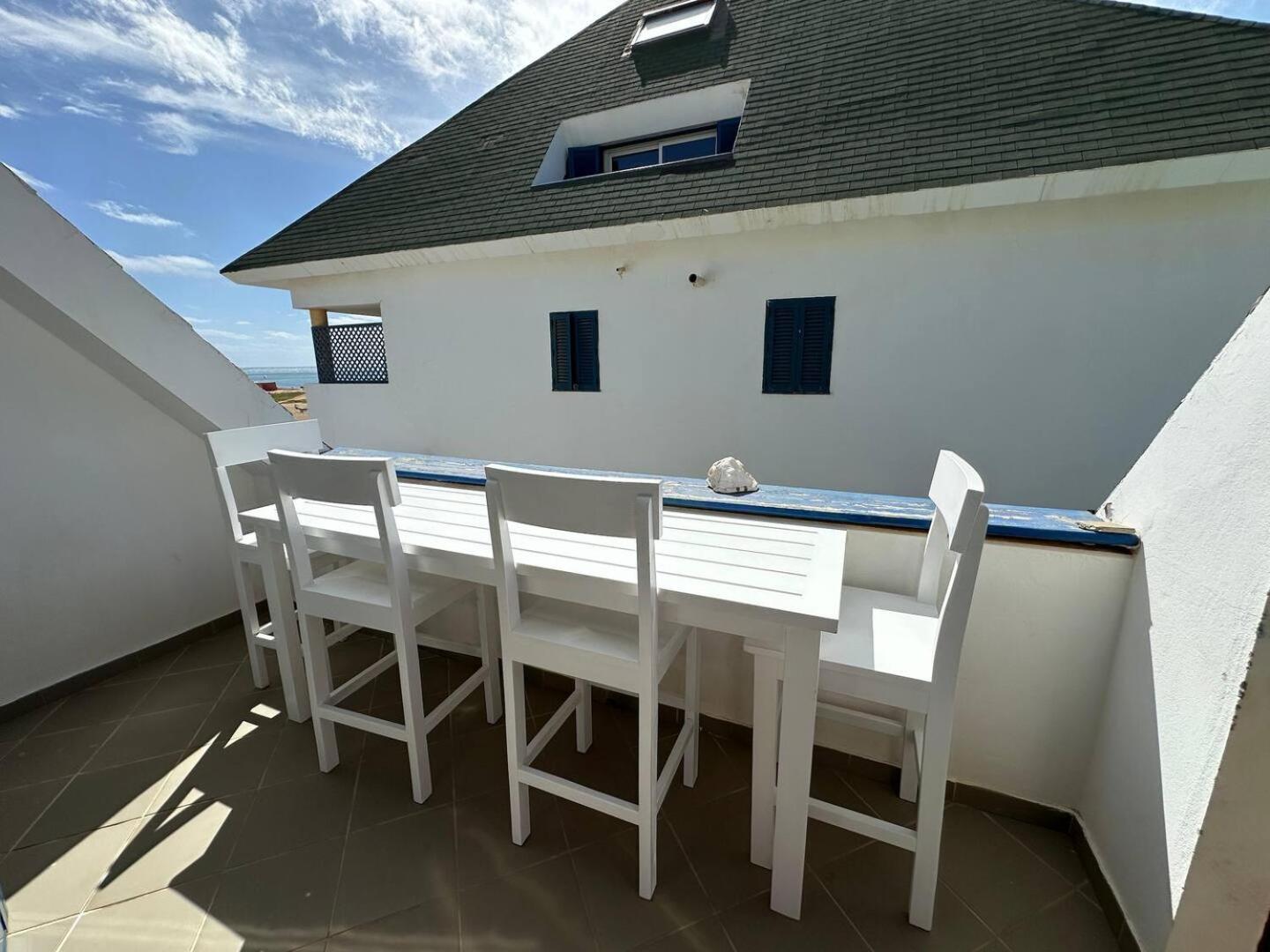 Leme Bedje Two Bedroom - By Bobbywashere Santa Maria Bagian luar foto