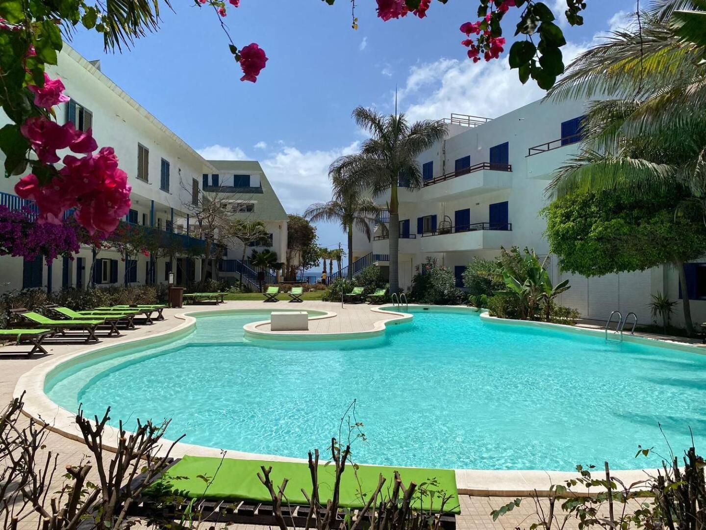 Leme Bedje Two Bedroom - By Bobbywashere Santa Maria Bagian luar foto