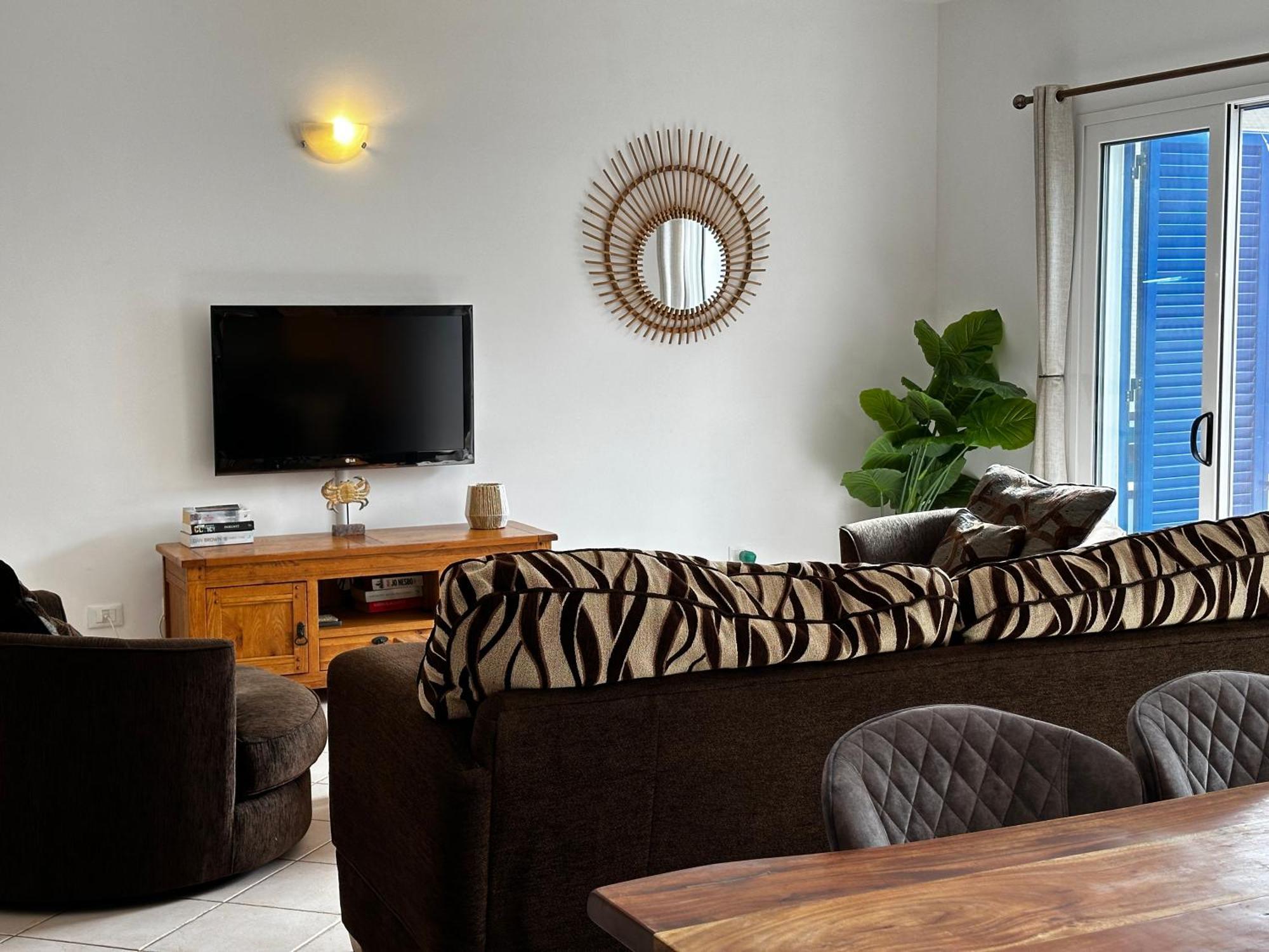 Leme Bedje Two Bedroom - By Bobbywashere Santa Maria Bagian luar foto